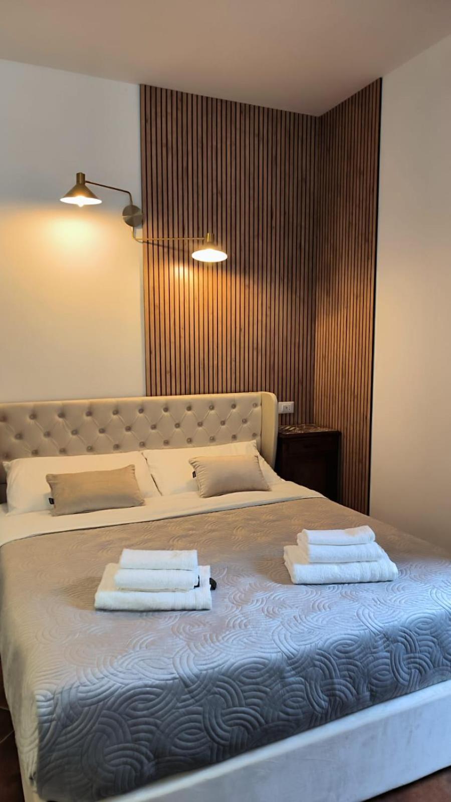 Villa Marchesa 阿罗纳 外观 照片