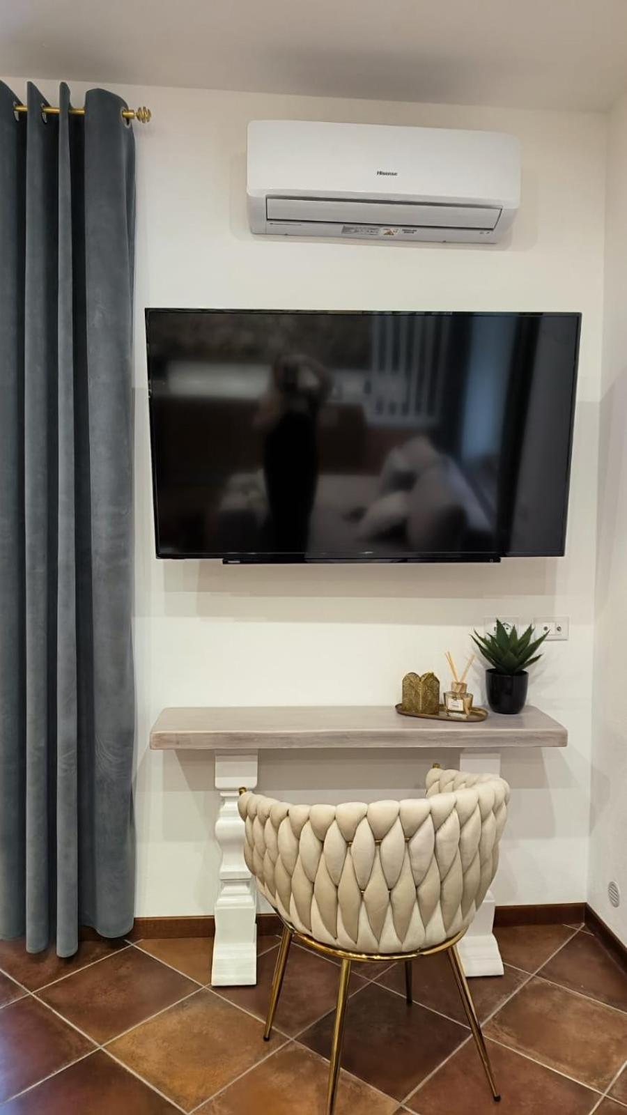 Villa Marchesa 阿罗纳 外观 照片
