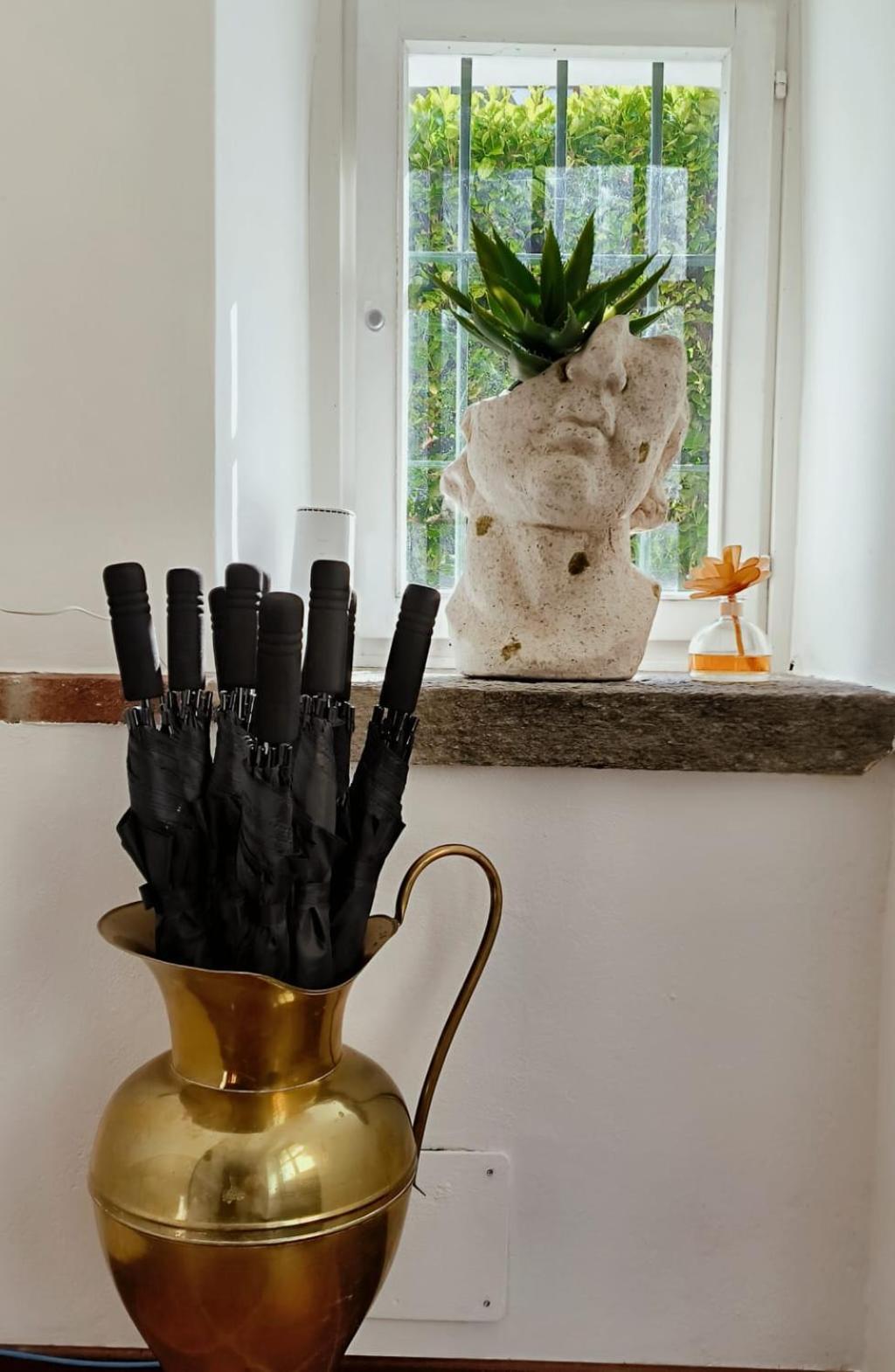 Villa Marchesa 阿罗纳 外观 照片